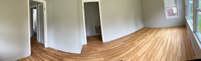 Building Photo - 525 W 77th St