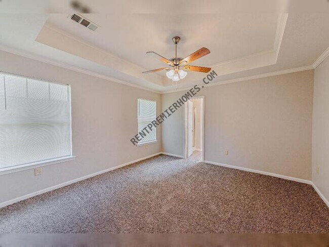 Building Photo - 2910 Falcon Ct