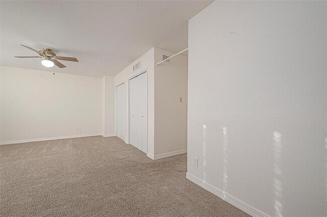 Building Photo - 1330 Augusta Dr