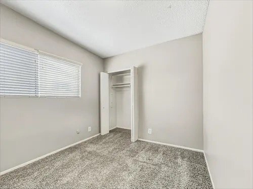 Building Photo - 8831 W Northview Ave
