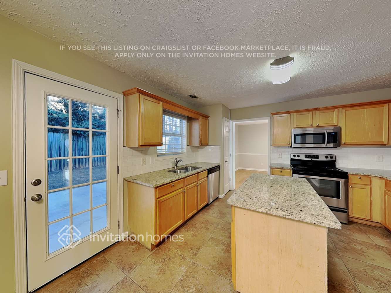 Building Photo - 690 Castlebrooke Dr SE