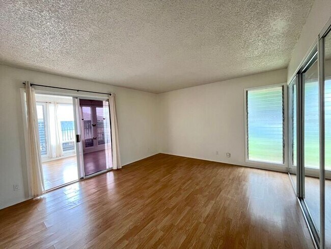 Building Photo - Mililani Town: 4 bed, 2.5 bath House with Den and Large Patio