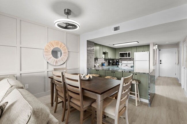 Building Photo - Sea Mark Tower – 3BR Ocean-View Condo