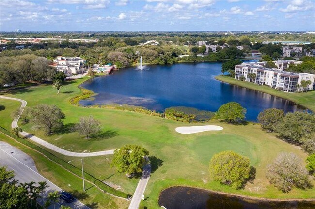 Building Photo - 1811 Sabal Palm Dr