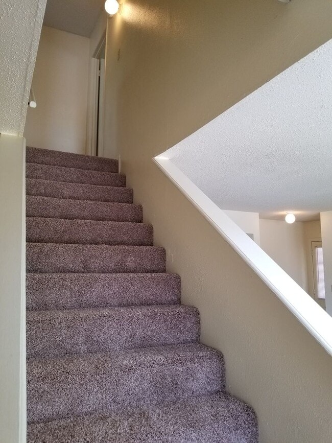 Building Photo - College Station -- 2/1.5 Townhome-Style Fourplex on TAMU Shuttle Route!