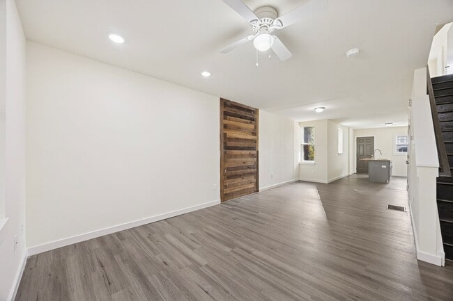 Building Photo - 5518 Pemberton St