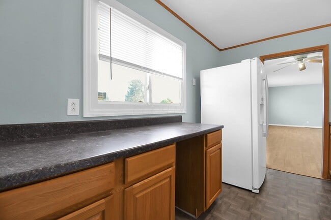 Building Photo - 4344 Broadhurst Dr