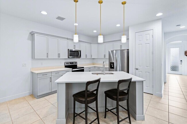 Building Photo - 2590 Bella Vista Cir