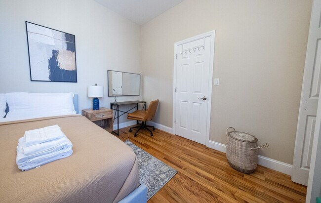 Building Photo - 234 W 112th St