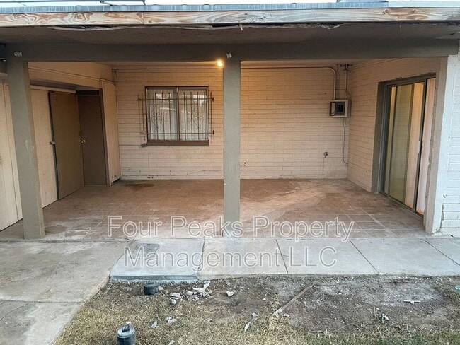 Building Photo - 6406 W Rose Ln