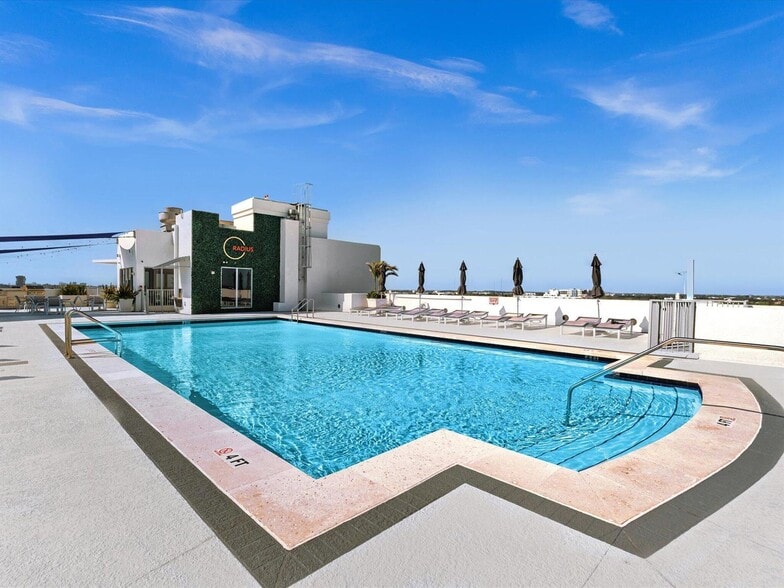 Building Photo - 1830 Radius Dr