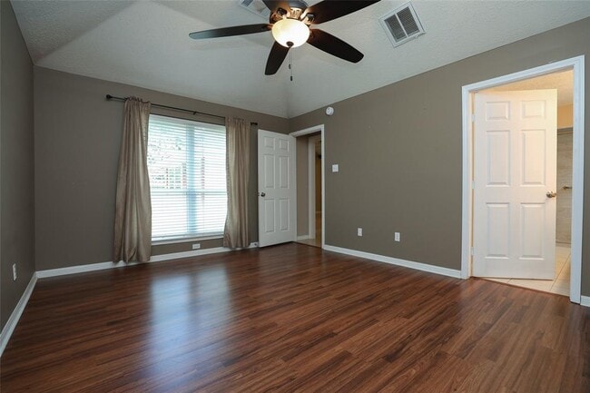 Building Photo - 22815 Red River Dr