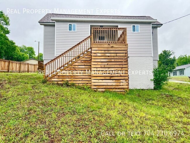 Building Photo - 287 Young Ave SW