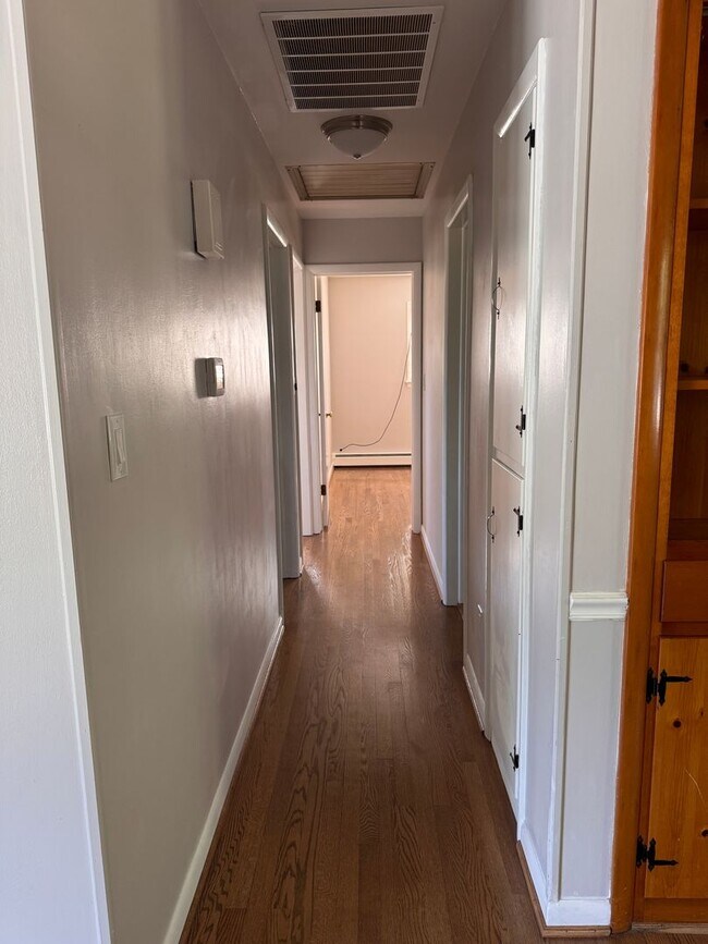 Building Photo - 104 Tanzalon Dr