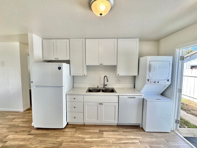 Building Photo - 3539-3541 Clairemont Mesa Blvd