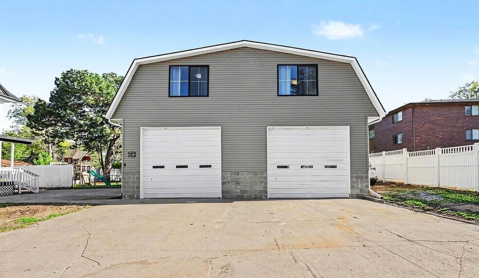 Building Photo - 1341 N 45th St