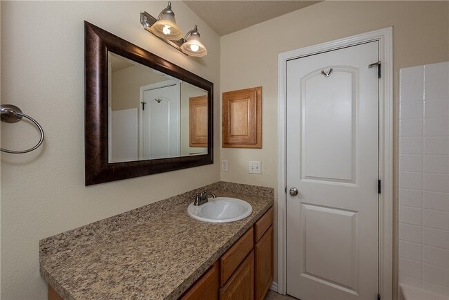 Building Photo - 3858 Oldenburg Ln