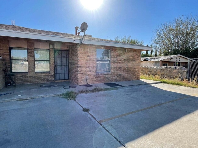Building Photo - 7214 Dale Rd