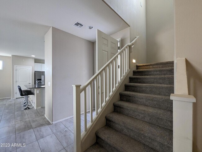 Building Photo - 1253 N 166th Ave