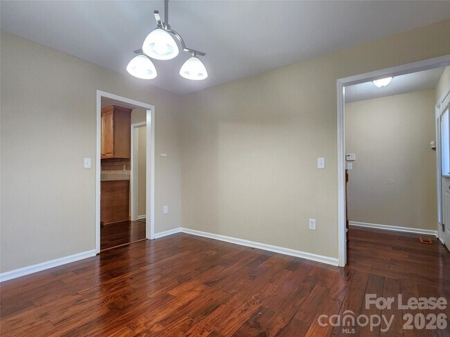 Building Photo - 417 Wintergreen Ct