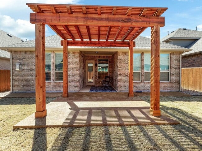 Building Photo - 14912 Belclaire Ave