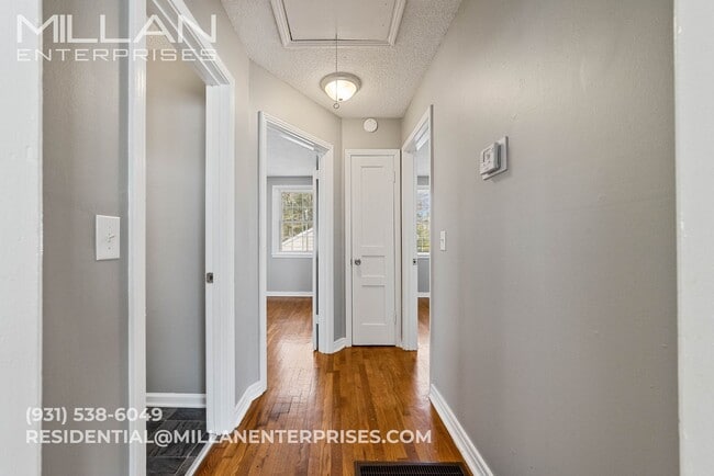 Building Photo - Great Location with Easy Access to Fort Campbell & Downtown