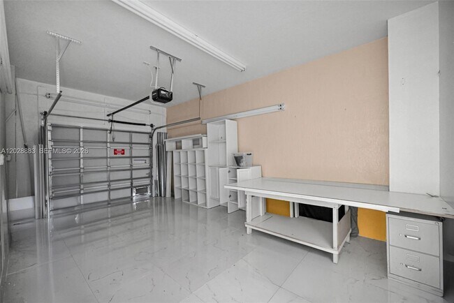 Building Photo - 1130 SW 6th Ct