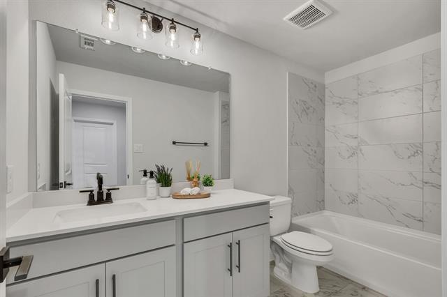 Building Photo - 1718 Zachary Ave