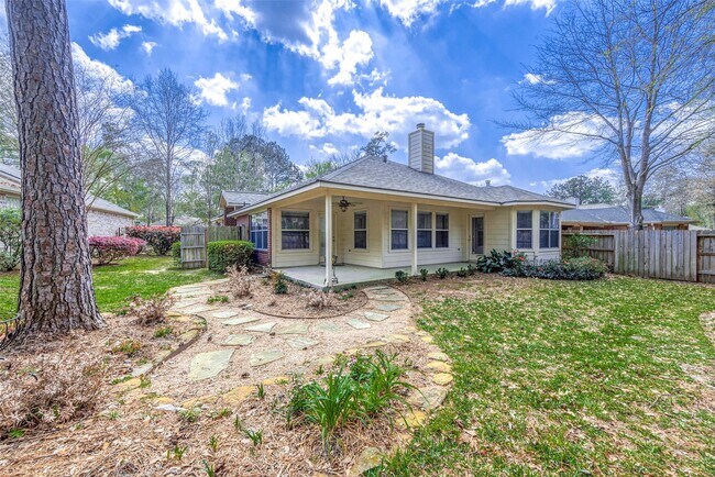 Building Photo - 134 E Foxbriar Forest Cir