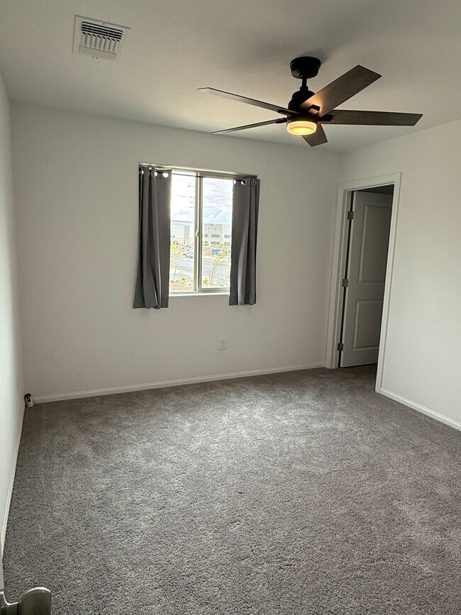 Building Photo - Brand new Southwest 3 bedrooms 2.5 bathrooms