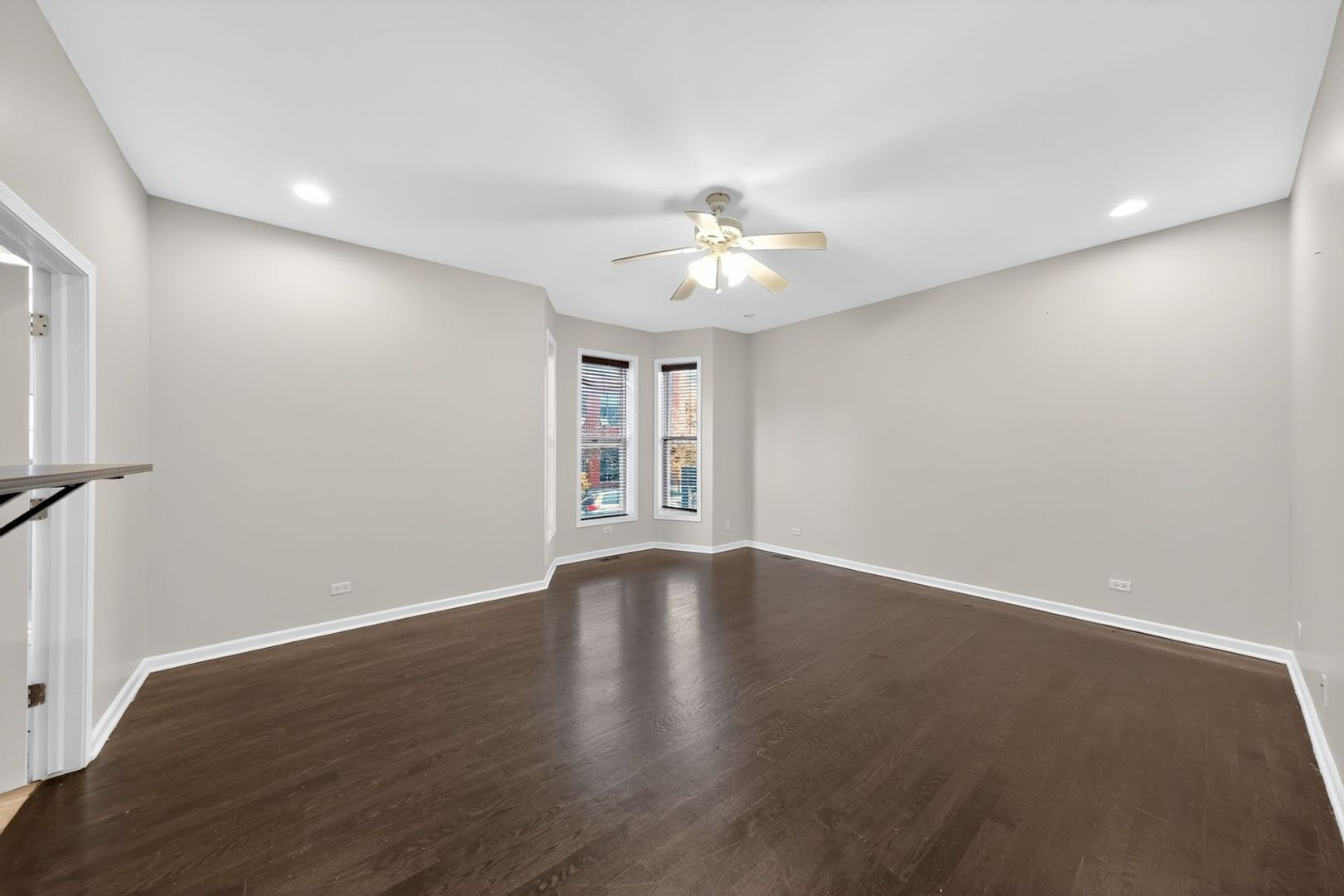 Building Photo - 4956 S Champlain Ave