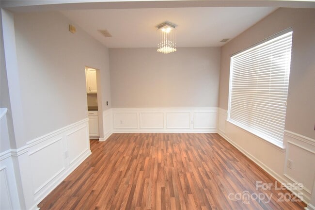 Building Photo - 6827 Braddock Ln