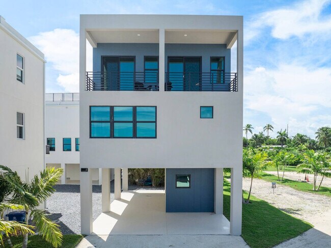 Building Photo - 99 Seaside Ave