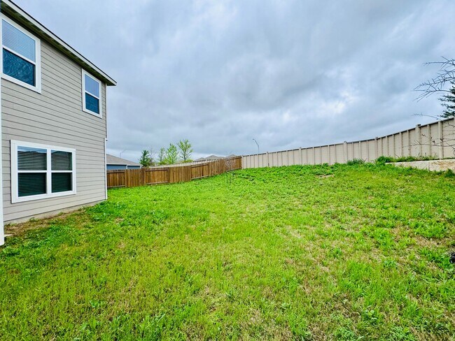 Building Photo - Beautiful Home in Converse!