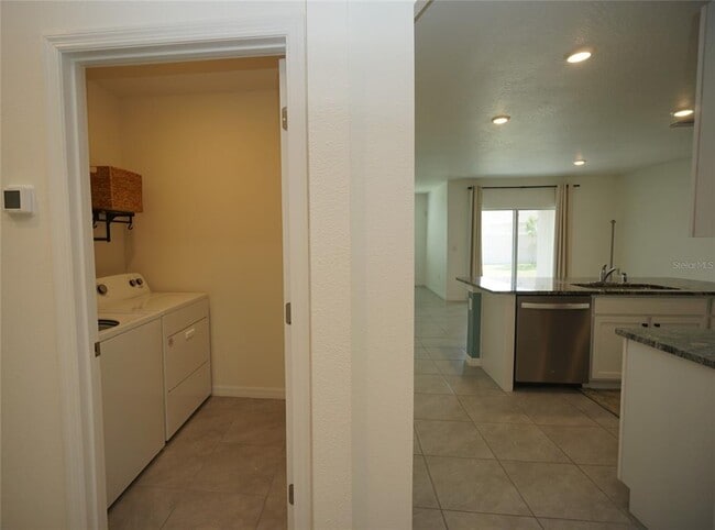 Building Photo - 33700 Jasper Stone Dr