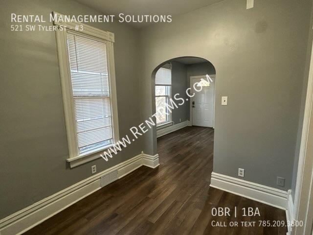 Building Photo - 521 SW Tyler St