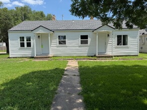 Building Photo - 804 S Terrace Dr