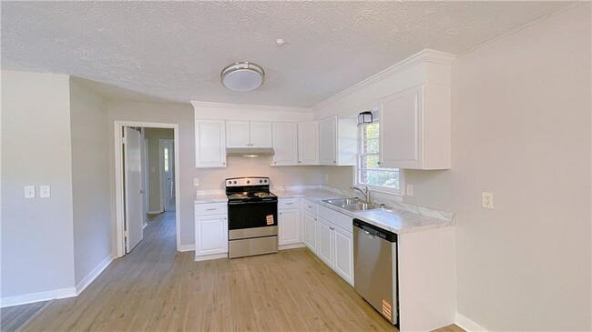 Building Photo - 122 Barnesville Rd