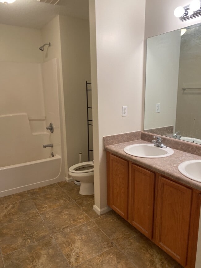 Building Photo - 343 Crooked Pine Trail