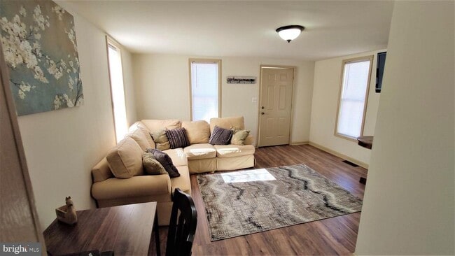 Building Photo - 433 Highland Ave