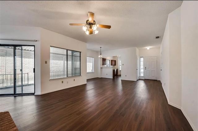 Building Photo - 812 Melville Dr