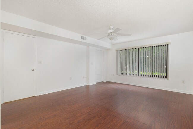 Building Photo - 3525 S Ocean Blvd