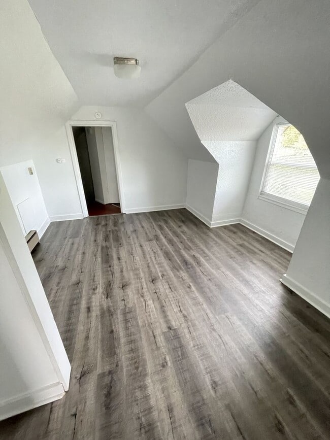 Building Photo - 3 Bedroom, Near Western Washington University