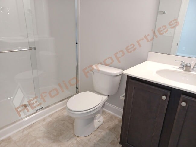 Building Photo - 718 Rosefield Dr