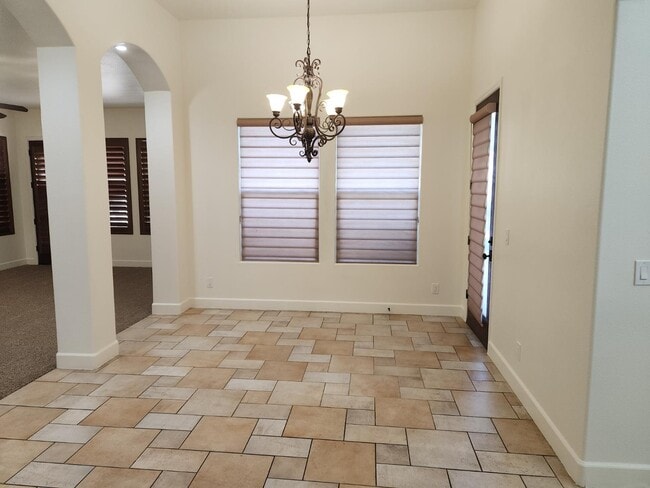 Building Photo - 8420 Lake Shore Dr