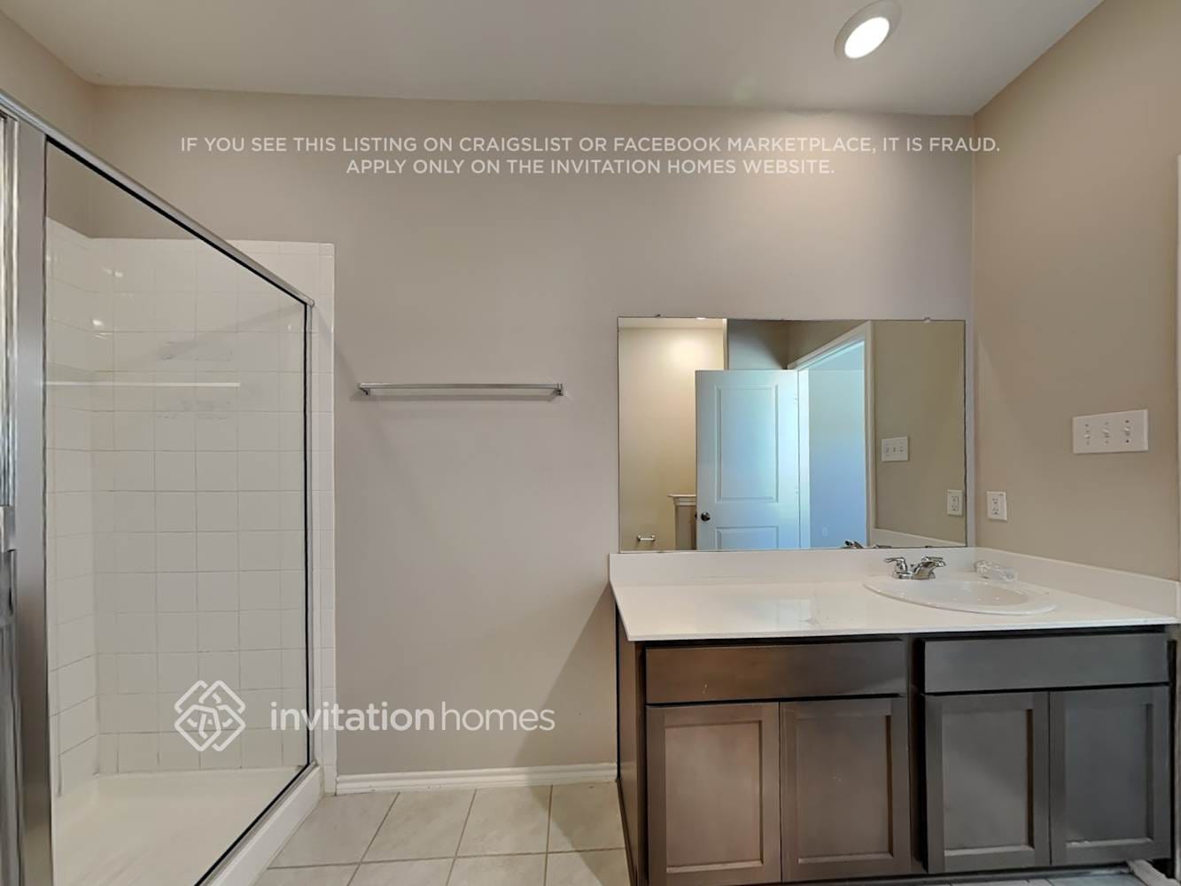 Building Photo - 800 Alton Dr