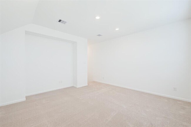 Building Photo - 2223 Rustboro Dr