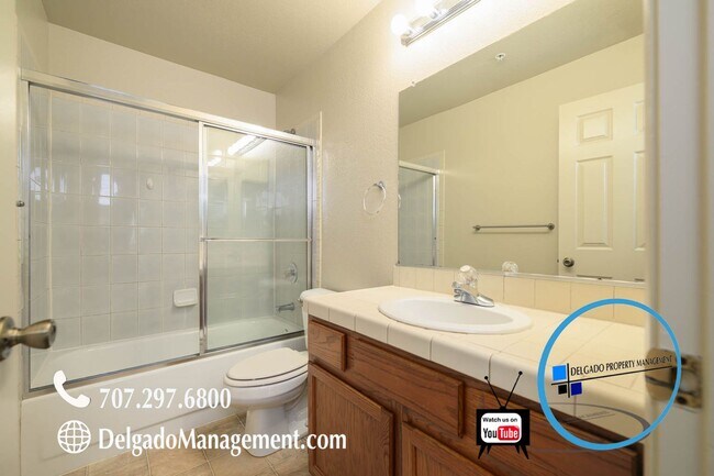 Building Photo - Newly renovated 3 bedroom, 2 bath condo