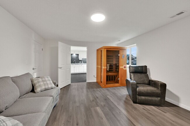 Building Photo - 5108 E Wolf Rdg Cir