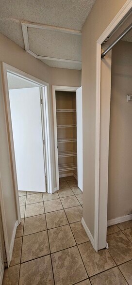 Building Photo - 206 Panorama Dr
